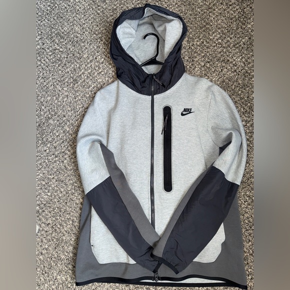 Nike Tech SET Fleece Overlay Full-Zip hoodie in perfect condition size L.